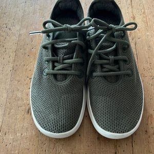 All birds tree runners